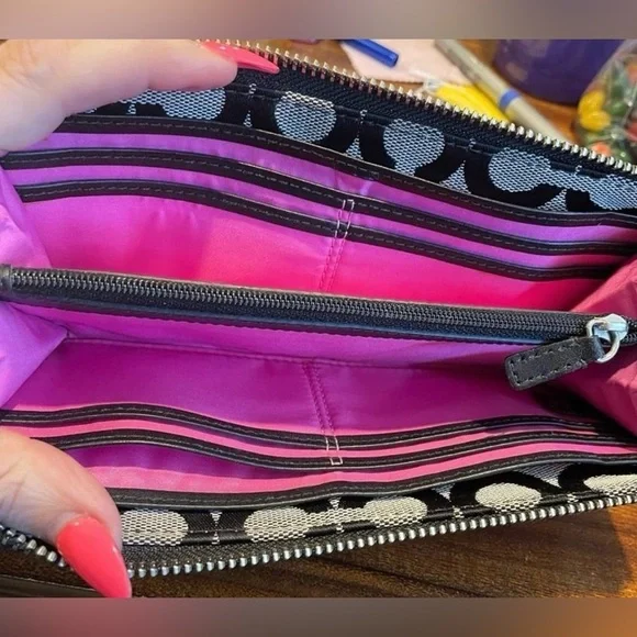 Coach Poppy Wallet: Rare - Picture 5 of 8